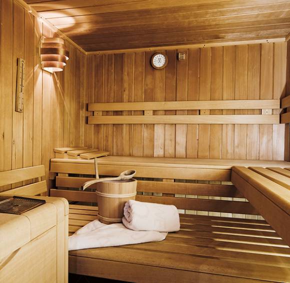 Holzsauna auf dem Bauernhof in Leogang