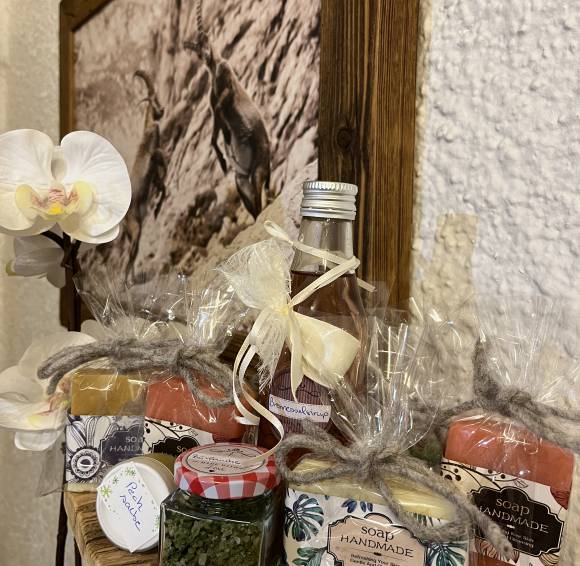 Handgemachte Produkte im Hofladen vom Thomanhof